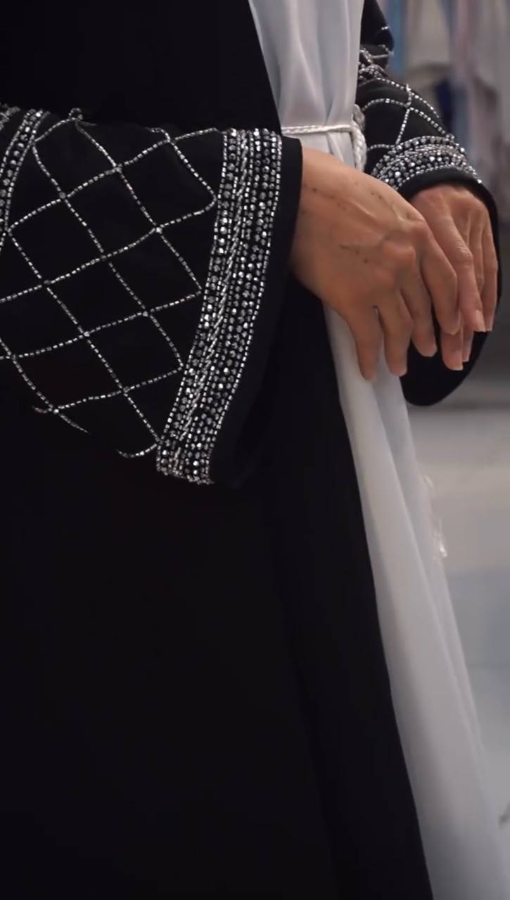 MAHA DOUBLE SHRUG ABAYA | BLACK